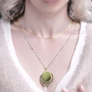 Green Pendant Necklace & Earrings Bundle